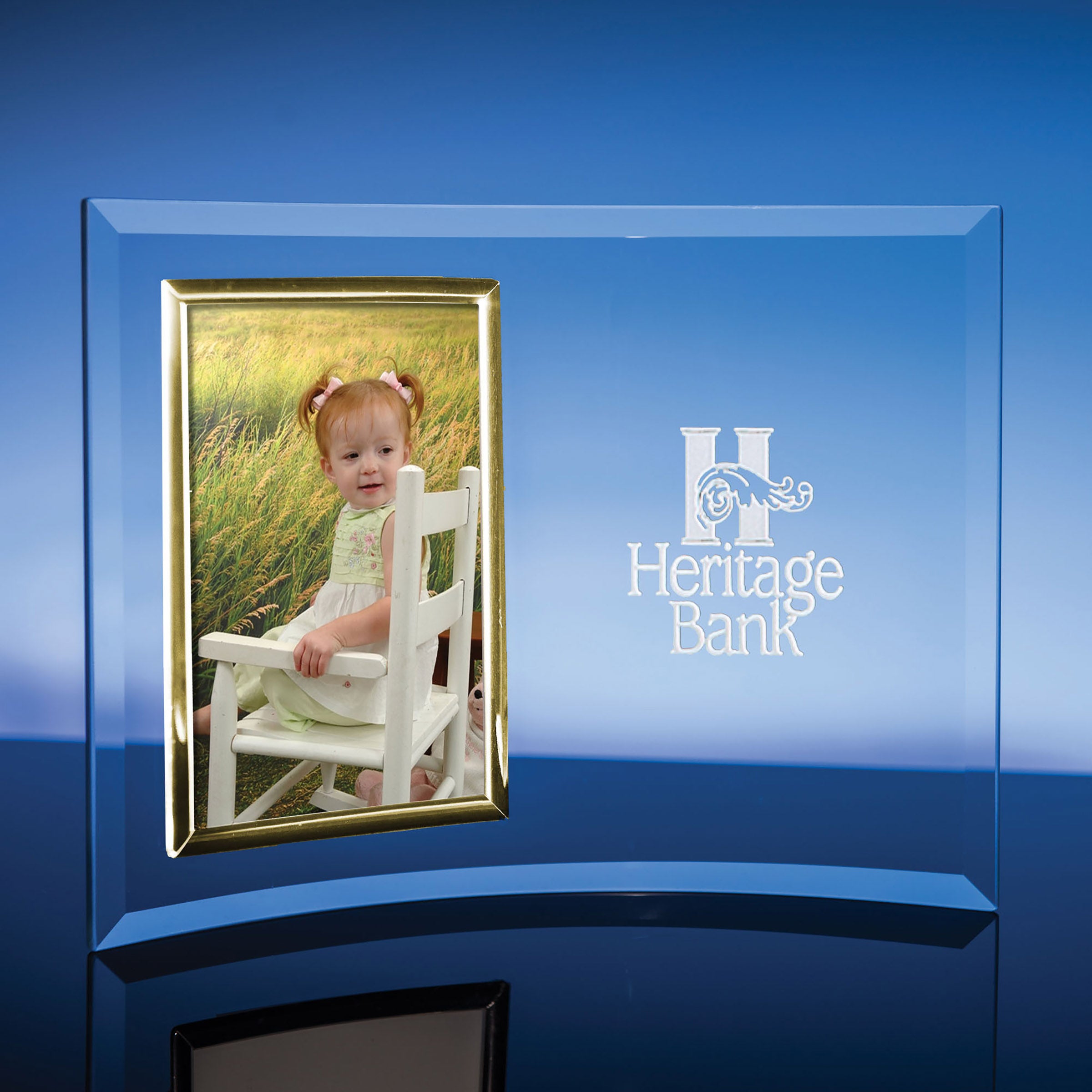 Vertical Picture Frame (Gold)